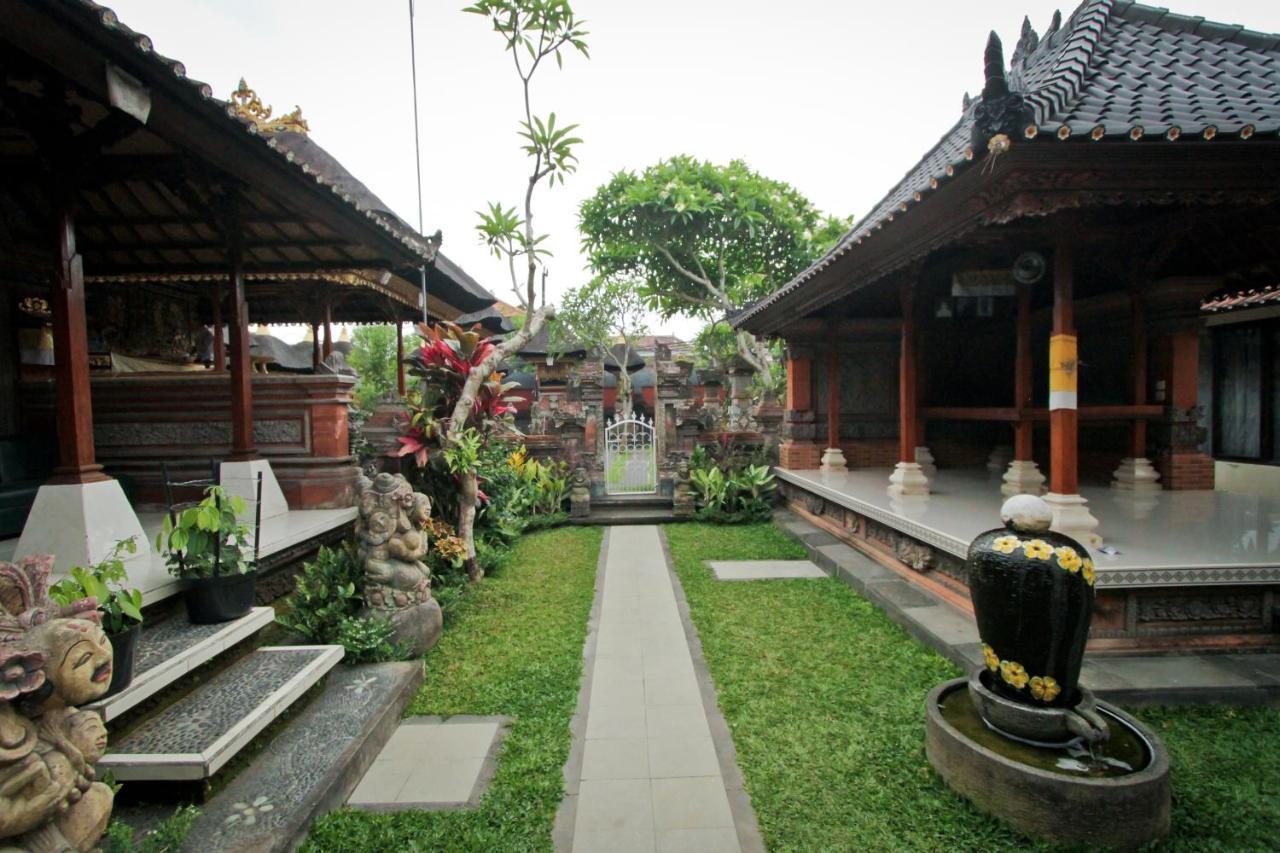 Wisma tamu Awan Bali House