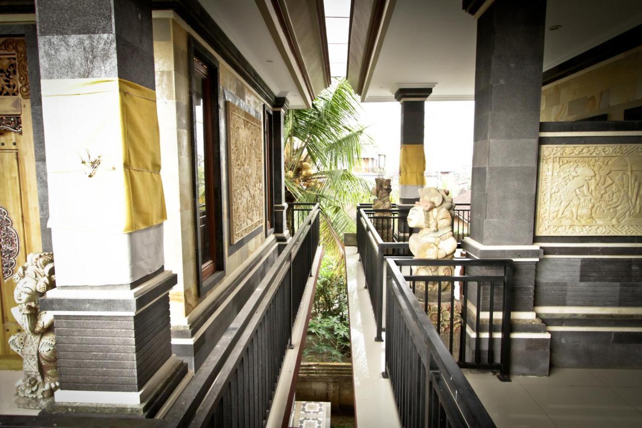 Wisma tamu Awan Bali House 3*